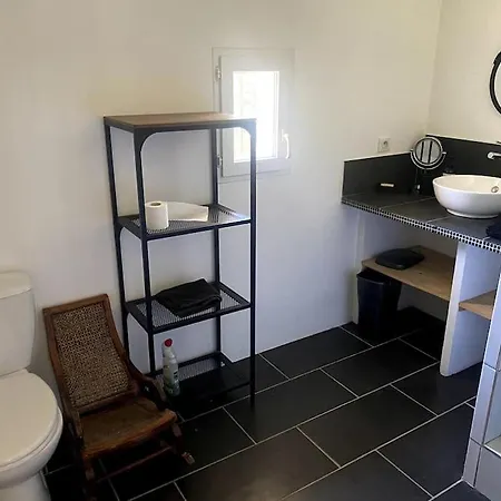Holiday home Madeleine Sous Son Platane *