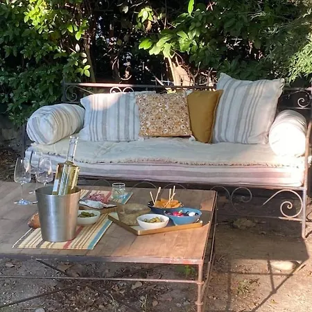 Madeleine Sous Son Platane Holiday home *